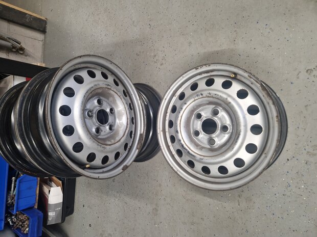 4x Velg 16 inch ET53 Vw T4 151pk